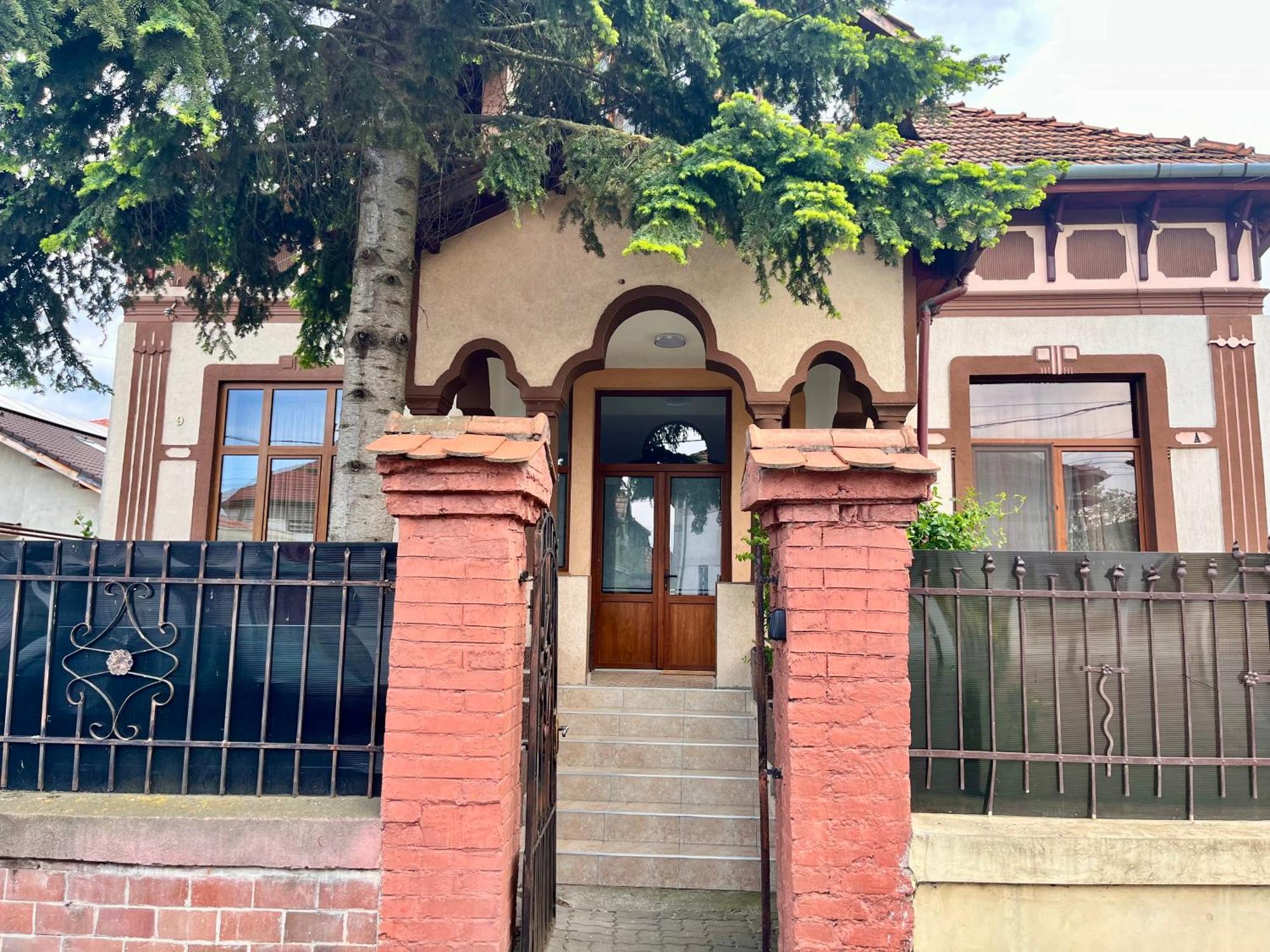 La Poarta Cetatii *